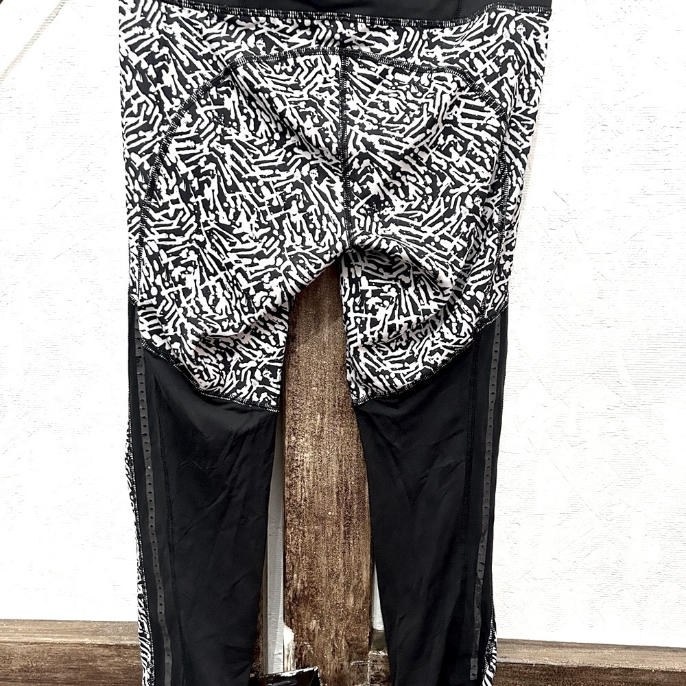 Lululemon leggings size 4 X Soul NY Pace Pusher Crop Leggings sz 4 Luxtreme - Picture 12 of 14